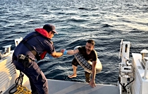 Bodrum'dan Yunanistan'a yüzmeye çalışan kaçak göçmen yakalandı