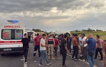 Şanlıurfa’da tarım işçilerini taşıyan minibüs kanala devrildi; 19 yaralı