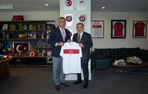 Dursun Özbek'ten, TFF Başkanı Hacıosmanoğlu'na ziyaret