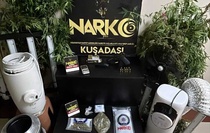 Kuşadası'nda 1,5 kilogram esrar ele geçirildi, 2 şüpheli tutuklandı