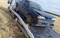 Konya'nın Kulu ilçesinde şarampole devrilen otomobilde 2 kişi yaralandı
