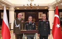 Polonya Kara Kuvvetleri Müfettişi Fajkowski, Bayraktaroğlu tarafından kabul edildi