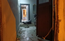 Adana Yüreğir'de eve EYP atıldı, 2'si çocuk 5 kişi panikle dışarı çıktı