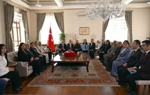 Manisa Valisi Özkan, Muhtarlar Günü'nde muhtarları ağırlayıp teşekkür etti