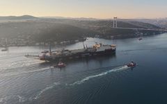 Boğaz trafiğe kapatıldı! 325 Metrelik dev gemi İstanbul'dan geçti