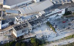 7.1'lik deprem sonrası AVM'de patlama! Çok sayıda kişi mahsur kaldı