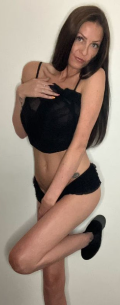 İnternette cinsel içerikli görüntüler sattığı tespit edilen öğretmen görevden uzaklaştırıldı