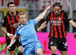>Artık yenilmez değiller! Napoli'ye Milan darbesi