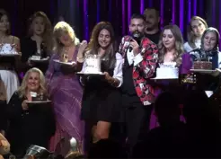 >Mehmet Çevik'ten Bursa'da Unutulmaz Doğum Günü Kutlaması