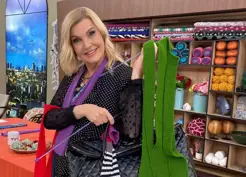 >Derya Baykal yine yaptı yapacağını