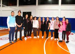 >Köyceğiz'de öğretmenler Floor Curling Turnuvasında yarıştı