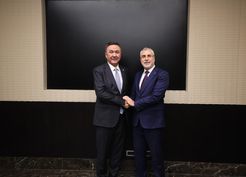 >Bakan Işıkhan, TDT Genel Sekreteri Ömüraliyev ile bir araya geldi