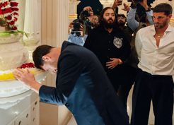 >Messi, Hindu tanrısı Hanuman'ı ziyaret etti