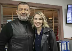 >Arka Sokaklar'da kaosun ortasında tatlı kavga