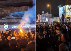 >Fenerbahçelilerden Sadettin Saran'a destek! Stadın önünde toplandılar