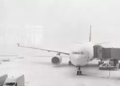 >Uçuşlara hava engeli! Çok sayıda sefer iptal edildi
