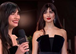 >Tuba Büyüküstün'ün ödül töreninde sunucuya verdiği yanıt çok konuşulur