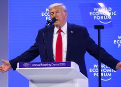 >Trump'tan Grönland ve Danimarka'ya: Biz olmasak Almanca konuşurdunuz