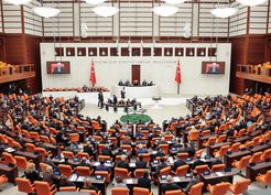 >TBMM'de Emekli Aylıkları 20 Bin Liraya Yükseltildi