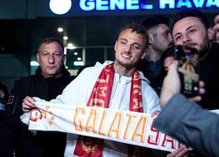 >Galatasaray'ın yeni transferi Noa Lang, İstanbul'a geldi