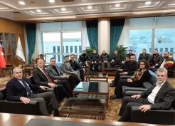 >Galatasaraylı yöneticiler deprem bölgesini ziyaret etti