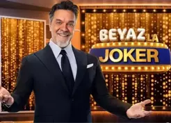 >Kenyalı çevre aktivisti Trupena Muthoni bir ağaca kaç saat sarılarak Guiness Dünya Rekorlar Kitabı'na girmiştir?