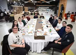 >Bakan Kacır, ilk iftarını TÜBİTAK Fen Lisesi öğrencileriyle yaptı