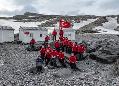 >Antarktika'da 10. yıl: Türk bilim insanları gezegenin geleceği için çözüm arayışını sürdürüyor