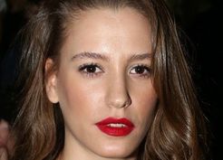 >Serenay Sarıkaya kimdir? Serenay Sarıkaya kaç yaşında, nereli?