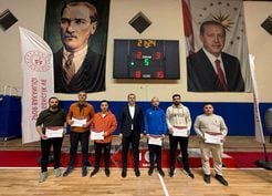 >Tıp Bayramı Voleybol Turnuvası'nda kupa ve madalyalar sahiplerini buldu