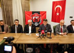 >24Erzincanspor yönetimi iftarda basınla buluştu