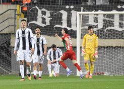 >Altay evinde yıkıldı