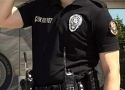 >Aile arasındaki tartışmada silahla vurulan polis toprağa verildi, kardeşi tutuklandı