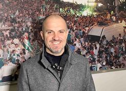 >Mustafa Er: 