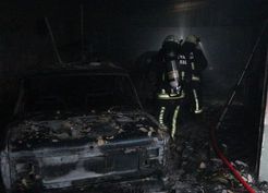 >Antalya'da araç boyama atölyesindeki yangın, bitişikteki iş yerine sıçradı
