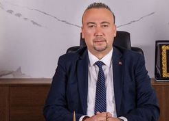 >Özkan Yalım'ın sevgilisi kim? Uşak Belediye Başkanı Özkan Yalım'ın eşi kim?