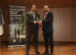 >Doğa Koleji öğrencileri Doğa BAP'ta konferansında projelerini sundu