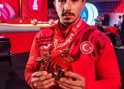 >Milli halterci Yusuf Fehmi Genç, Avrupa Şampiyonası'nda 2 altın madalya kazandı