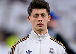 >Real Madrid şampiyonluk umutlarını zora soktu