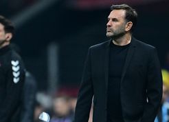 >Okan Buruk Galatasaray taraftarına gecenin tek güzel haberini verdi