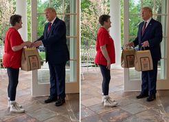 >Trump’ın kapısına giden kurye neye uğradığını şaşırdı! Diyalogları dikkat çekti