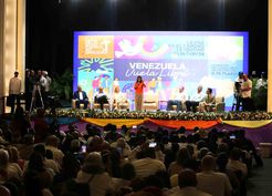 >Venezuelalılar ABD yaptırımlarının kaldırılması için yürüyüş başlattı