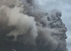 >Filipinler'deki Mayon Yanardağı'nda Patlama Meydana Geldi