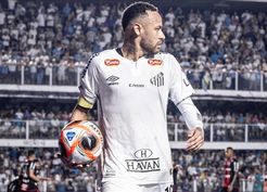 >Neymar, Robinho'nun oğlu olan takım arkadaşına tokat attı