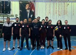 >Hocalar'da Şehit Öğretmen Fatma Nur Çelik Anısına Voleybol Turnuvası
