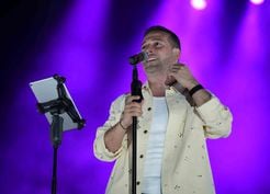 >Mersin Kültür Yolu Festivali'nde Oğuzhan Koç rüzgarı esti