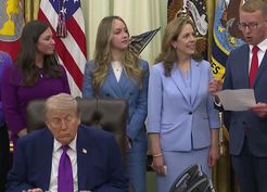 >Trump, Oval Ofis’teki etkinlik sırasında uyukladı