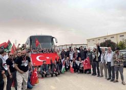 >Gazze'ye umut konvoyu: 40 farklı ülkeden 400 aktivist Trablus'tan hareket etti
