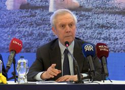 >Aziz Yıldırım: Önceliğimiz iki santrfor almak