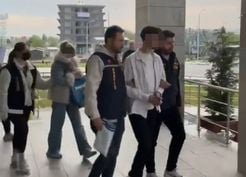 >Kütahya'da kuyumcuyu düşük ayarlı altınla dolandıran 4 şüpheli yakalandı